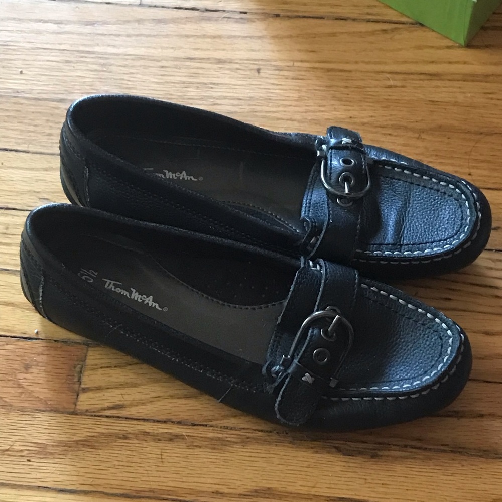 Woman’s Size 51/2 Leather Loafers